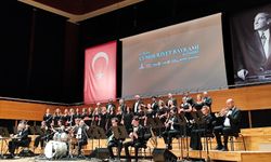 CUMHURİYET COŞKUSU İZMİR’DE OLTEN BAND İLE YANKILANDI