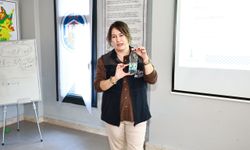 EFES SELÇUK’TA ZEYTİN ÜRETİCİLERİNE BUDAMA EĞİTİMİ