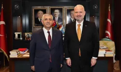 Pehlivan’dan MHP İzmir İl Başkanı Şahin’e hayırlı olsun ziyareti