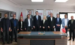 Karşıyaka’da 5 CHP’li meclis üyesi YENİ Parti’ye geçti