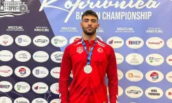 İzmirli güreşçiden Balkan Şampiyonası’nda gümüş madalya