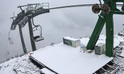 İzmir’in zirvesine mevsimin ilk karı düştü!