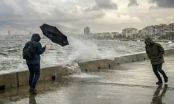 İzmir dahil Ege'de kuvvetli yağış ve fırtına uyarısı