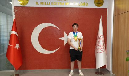 İzmirli öğrenci Singapur’da dünya ikincisi oldu