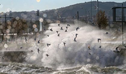 İzmir’de fırtına alarmı: İlçeler tek tek açıklandı