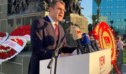 YENİ Parti İzmir’de alternatif 9 Eylül töreni düzenledi