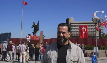 Bush’a ayakkabı fırlatan Zeydi İzmir’de Hasan Tahsin’i andı
