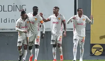 ilk 3 puan Göztepe'den Eyüpspor'a gol yağmuru! Henrique şov yaptı