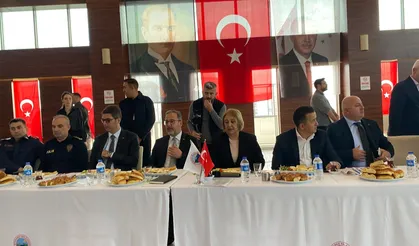 Menderes’te tamamlanan projeler muhtarlara anlatıldı