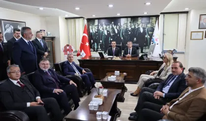 Bakan Tekin’den Çiğli’ye ziyaret: Yıldız projelerini anlattı