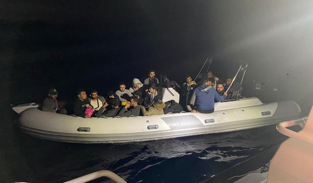 Kuşadası açıklarında 35 düzensiz göçmen yakalandı