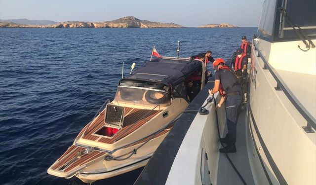 Muğla açıklarında 22 düzensiz göçmen kurtarıldı
