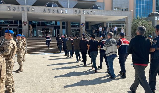 Yunanistan'a kaçmaya çalışırken yakalanan 20 FETÖCÜ tutuklandı