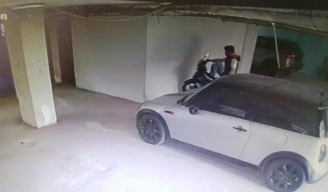 Otoparktaki motosikleti güpegündüz çaldılar