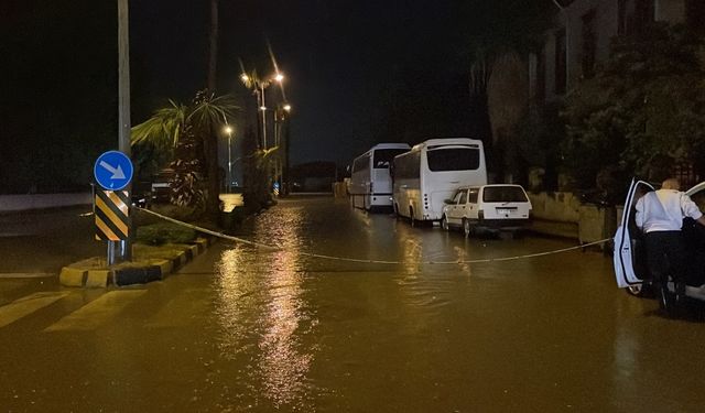 İskenderun'da olumsuz hava koşulları nedeniyle eğitime 1 gün ara verildi