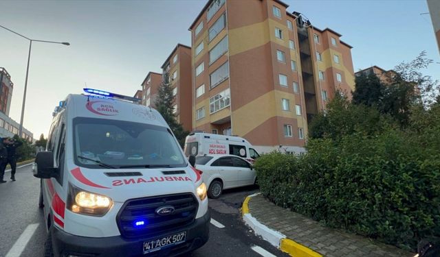 Kocaeli'de bir kişi karısını silahla vurarak öldürdü, oğlunu ağır yaraladı
