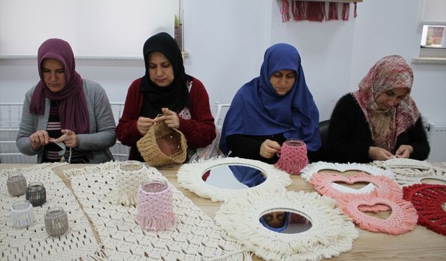 Vanlı kadınlar belediyenin açtığı kurslarda meslek öğreniyor