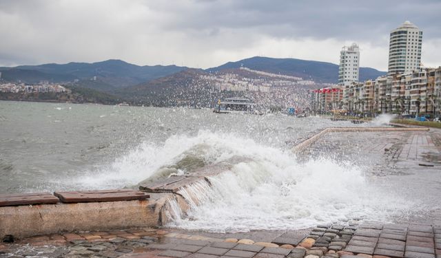 AFAD açıkladı: Fırtınada 2 kişi öldü, 10 kişi yaralandı
