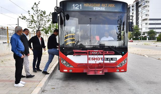 Karşıyakalılar'dan Başkan Cemil Tugay'a Otobüs Hattı Teşekkürü