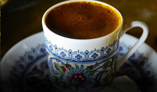 İzmir'in Meşhur Sakızlı Kahvesi Nasıl Yapılır?