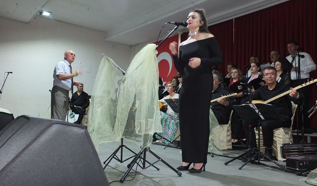 Burhaniye'de Türk Halk Müziği Korosu Coşturdu | 5. Konser Büyük İlgi Gördü