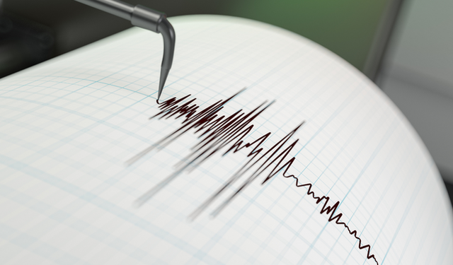 Akdeniz'de korkutan deprem! 4.2 ile sallandı
