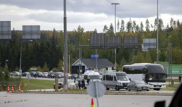 Finlandiya sınıra gelen göçmenleri geri gönderecek!