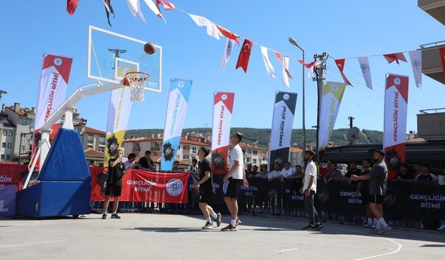 Muğla Büyükşehir Belediyesi Gençlik Festivali gençler arasında coşkuyla karşılandı