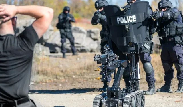 Texas'ta robot polisin müdahalesi ile suçlu yakalandı