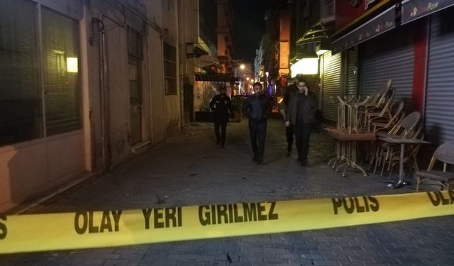 İzmir'de arkadaşı tarafından bıçaklanan genç hayatını kaybetti