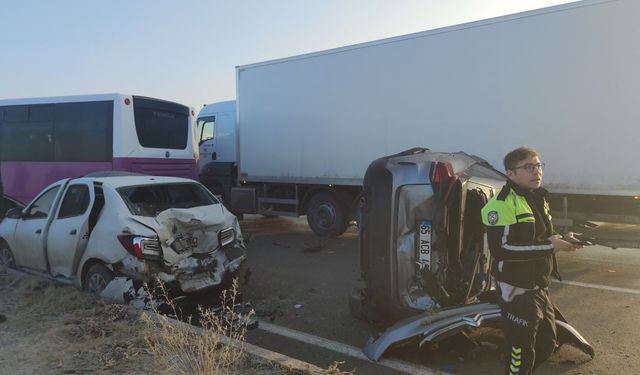 Van'da zincirleme trafik kazası: Yaralılar var