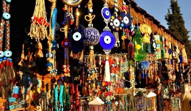 İzmir'in nazar boncuklarıyla bezeli köyü Nazarköy'e nasıl gilidir?