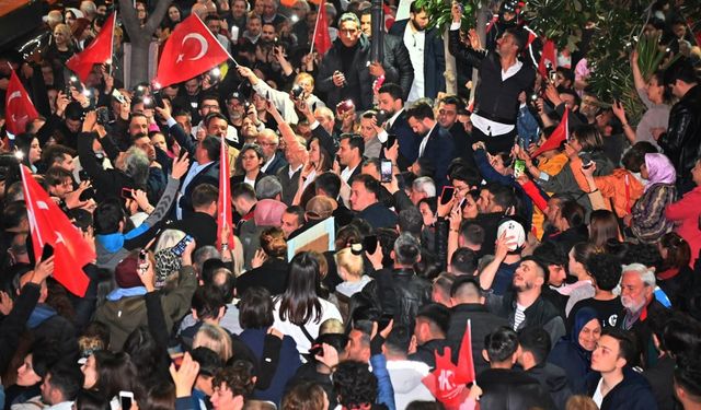 Manisa’da binlerce kişi demokrasi için yürüdü