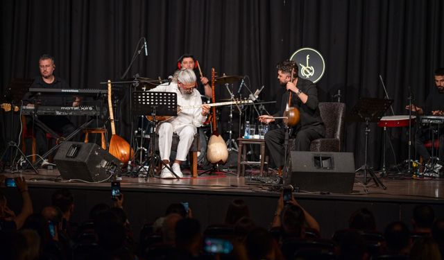Müzik şöleni yaşattılar: İki dev isim aynı sahnede