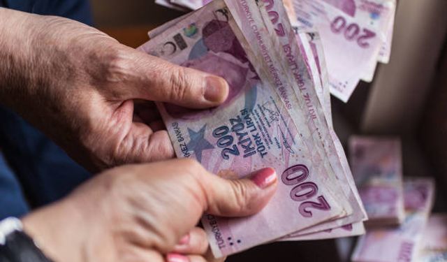 Mecliste düzenleme kabul edildi: En düşük emekli aylığı 16 bin 881 lira oldu