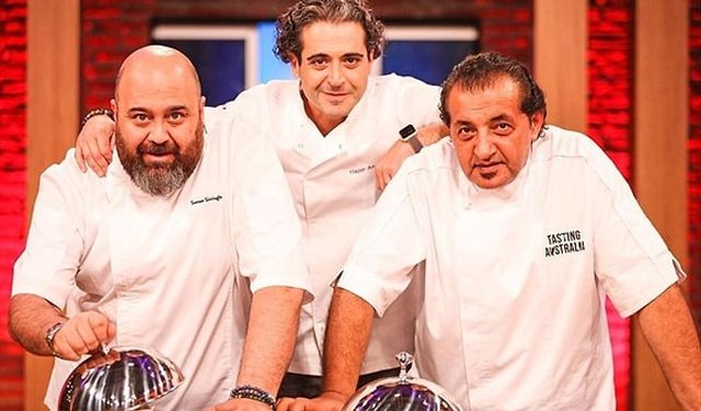MasterChef’in ünlü şefi CHP'ye katıldı! Rozeti Gökan Zeybek taktı