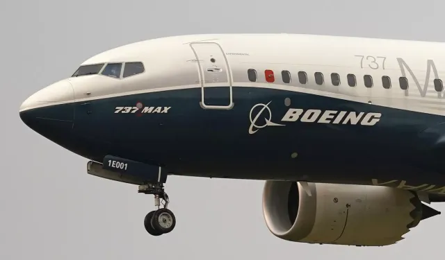 Air India uçağı Hindistan’da düştü: Boeing hisseleri değer kaybetti