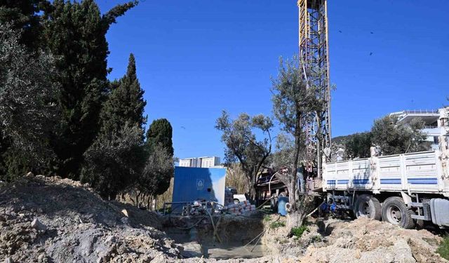 Aydın Büyükşehir, Kuşadası’nda sondaj çalışmalarını sürdürüyor