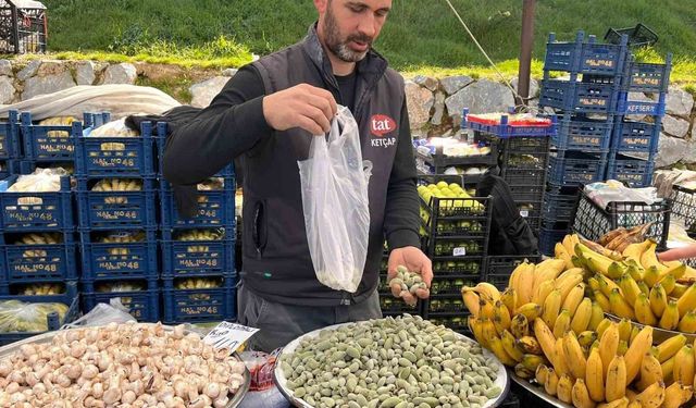 Datça Bademi, Yatağan’daki pazar tezgahlarında yerini aldı