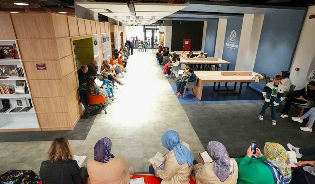 Denizli’de çocuklar "Telefonu Bırak, Kitaba Sarıl" çağrısına kulak veriyor