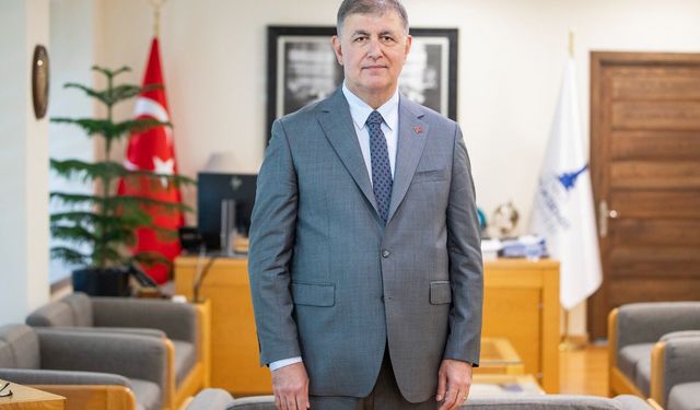 Cemil Tugay CHP üyeliğinden istifa etti