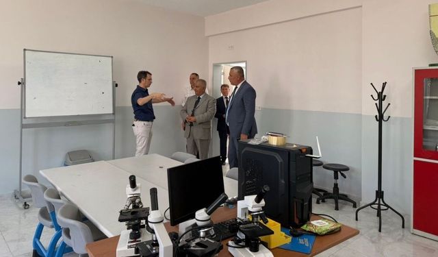 Balıkesir Milli Eğitim Müdürü Kal, Burhaniye’de okulları ziyaret etti