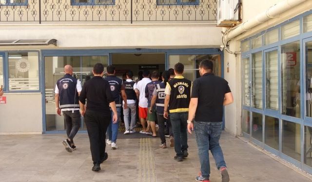 Marmaris’te göçmen kaçakçılığı operasyonunda yakalanan 7 şüpheli tutuklandı