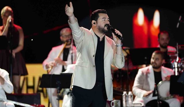 Serkan Kaya’dan Manisa’da muhteşem konser