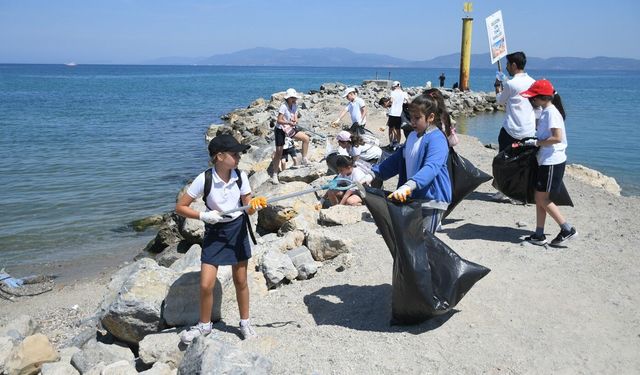 Geleceğin çevre gönüllüleri Kuşadası Belediyesi’nin etkinliğinde buluştu