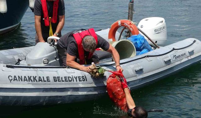 Çanakkale Yat Limanı’nda yüzey ve dip temizliği