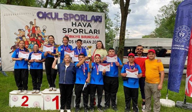 Baklanlı öğrenciler gökyüzünde zirveye çıktı