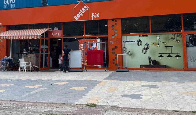 Muğla’da Koç Holding’e bağlı Koçtaş’a taşlı saldırı
