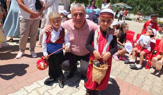 Balıkesir’de miniklerin geri dönüşüm defilesi ilgi gördü