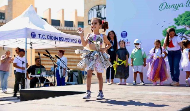 Didim’de minik tasarımcılar geri dönüşüm defilesiyle çevreye dikkat çekti